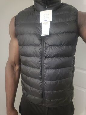 Men’s UNIQLO Ultra Light Down Vest Black | Lightweight & Warm | Size L